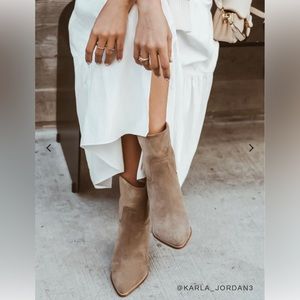 Brochure Walker - The Marfa Suede Ankle Boot